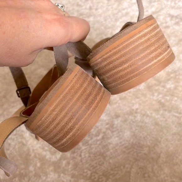Brand New Lucky Brand Genuine Suede Chunky Low Heel Strappy Gladiator Sandals - Picture 13 of 16